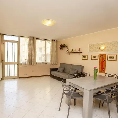 Apartment Casa Fabrizia Desenzano del Garda