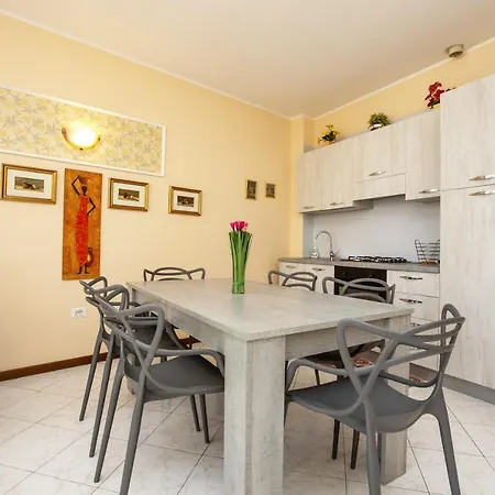 Casa Fabrizia Apartment *